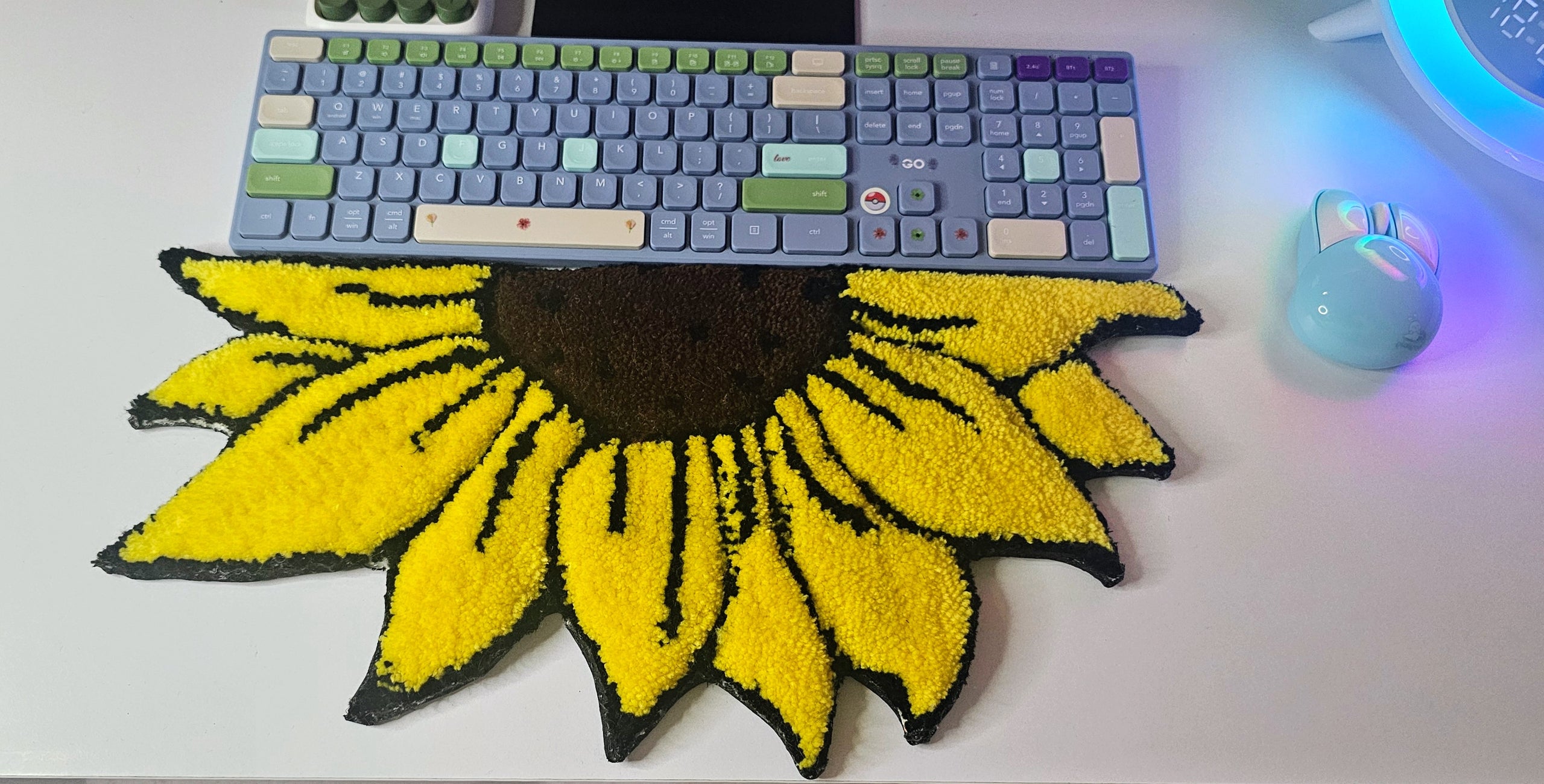 🌻Sunflower Desk Mat – Decorative & Soft Keyboard RUG