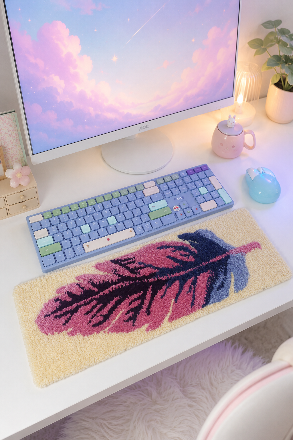🪶 Handmade Tufting Desk Rug – Feather Design Keyboard Mat | Decorative Desk Decor